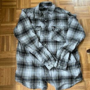 Men’s Carharrt pearl snap shirt